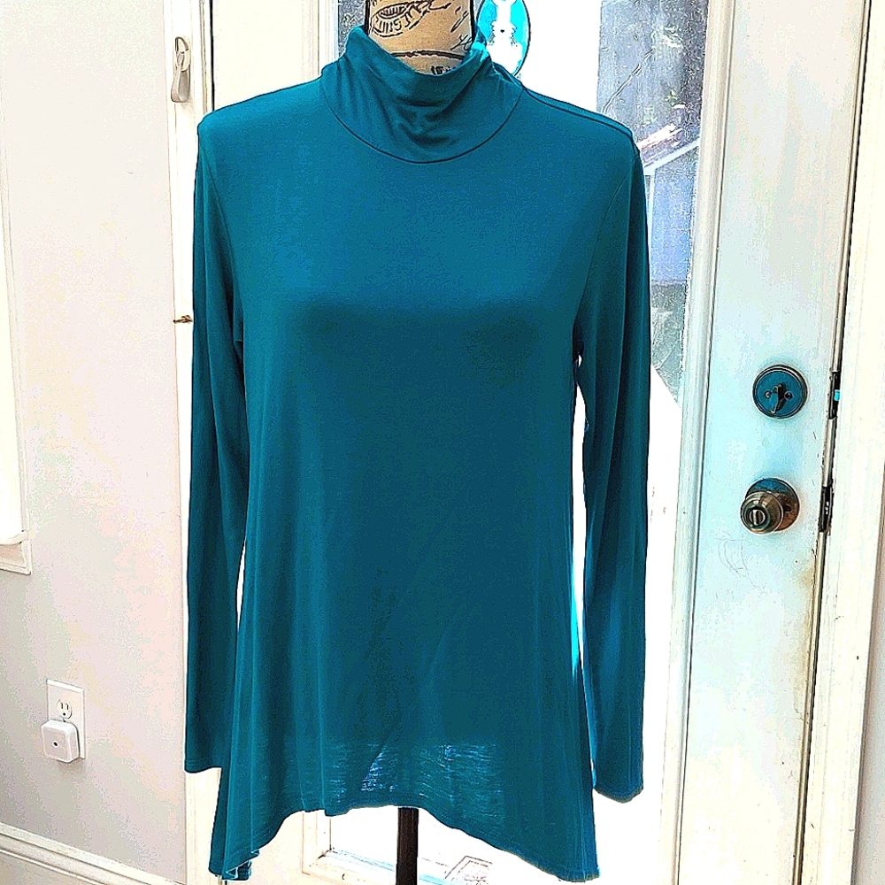 Women's Long Sleeve Top, size Medium